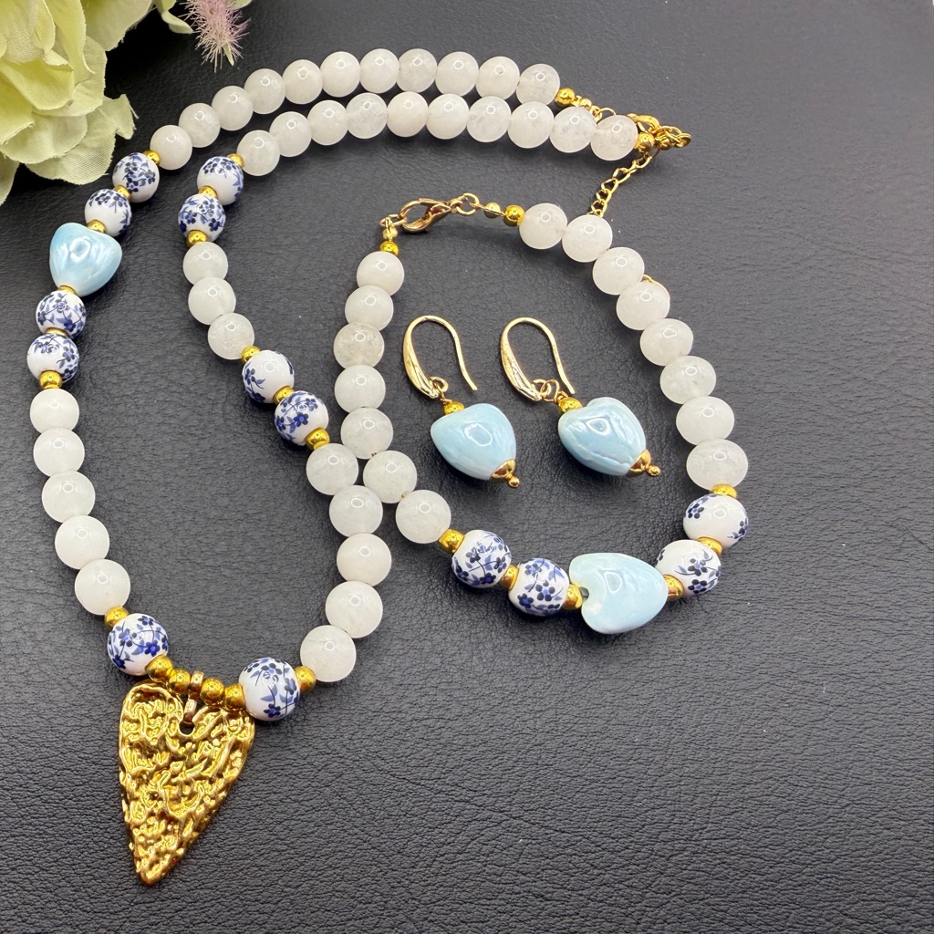 Elegant White Quartz And Blue Ceramic Beaded Necklace Set